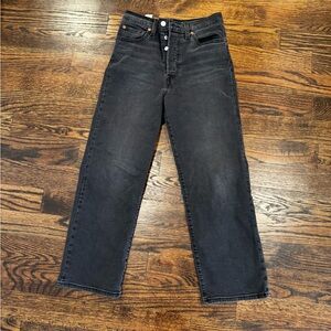 Levi Black Ribcage Ankle Straight jeans. Worn once. Size 28